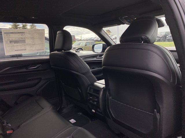 new 2025 Jeep Grand Cherokee car, priced at $42,144