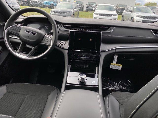 new 2025 Jeep Grand Cherokee car, priced at $42,144