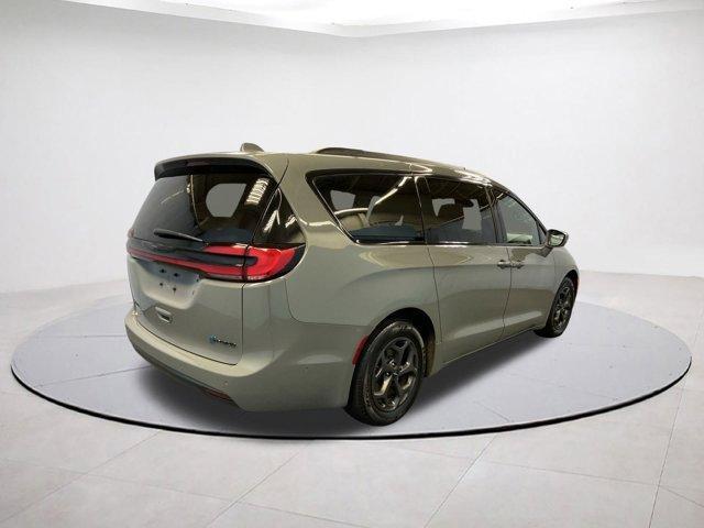 used 2022 Chrysler Pacifica Hybrid car, priced at $32,499
