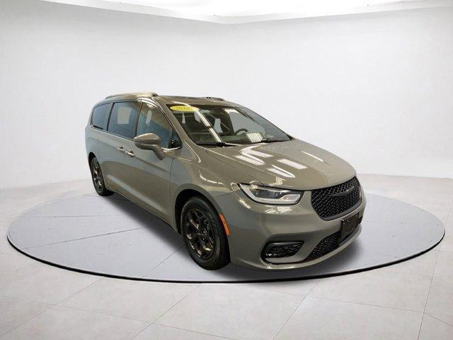 used 2022 Chrysler Pacifica Hybrid car, priced at $32,499