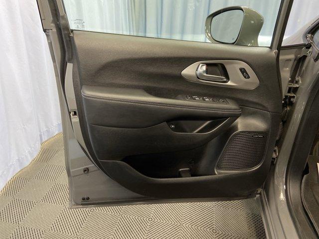 used 2022 Chrysler Pacifica Hybrid car, priced at $32,499