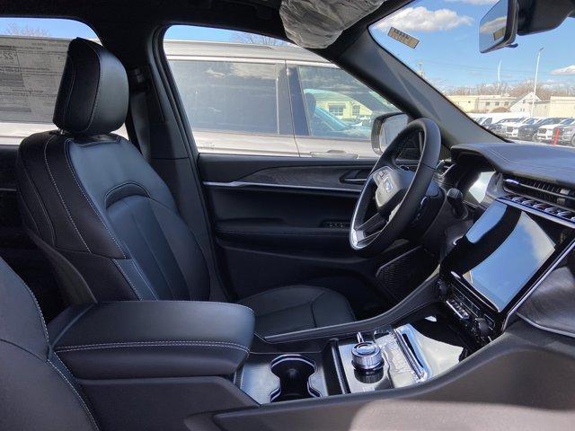 new 2025 Jeep Grand Cherokee car, priced at $48,965