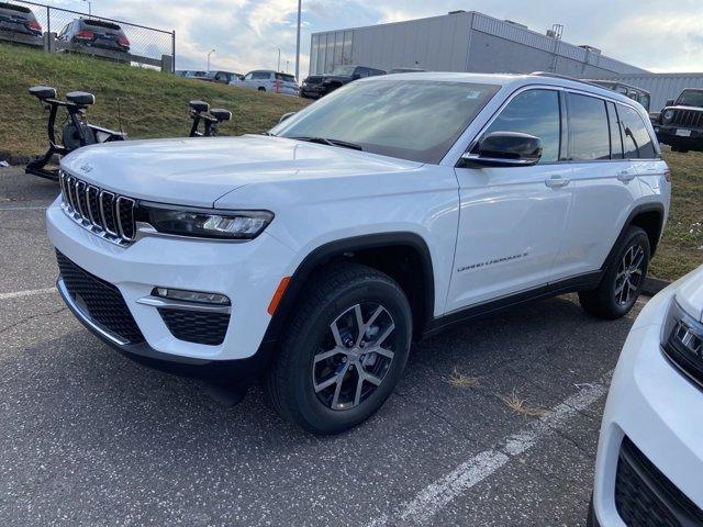 new 2025 Jeep Grand Cherokee car, priced at $43,231