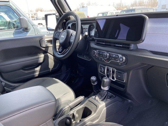 new 2025 Jeep Wrangler car, priced at $43,733