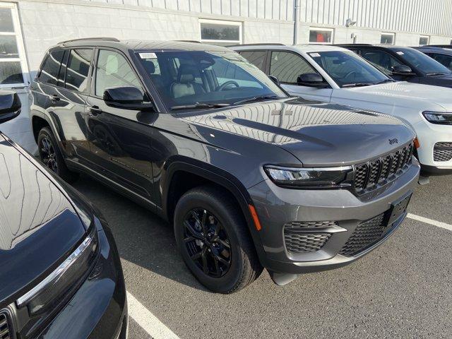 new 2025 Jeep Grand Cherokee car, priced at $41,577
