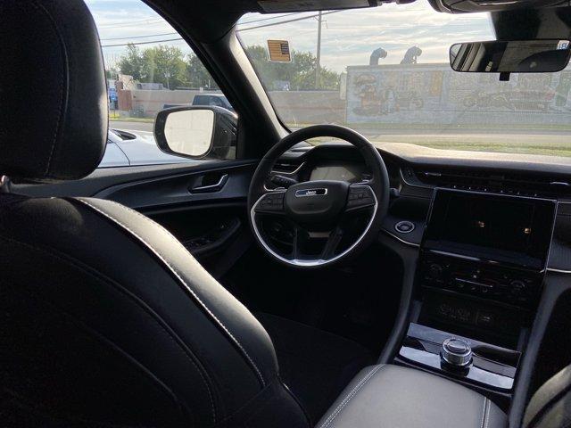 new 2025 Jeep Grand Cherokee car, priced at $41,577