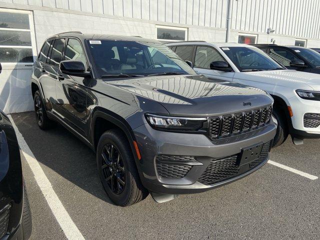 new 2025 Jeep Grand Cherokee car, priced at $41,577