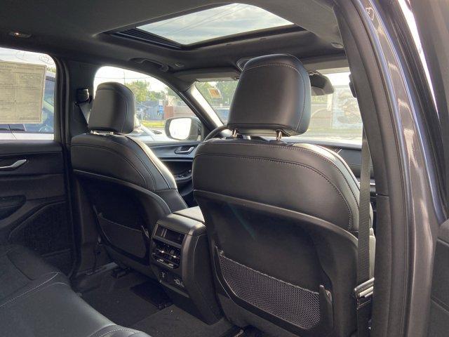 new 2025 Jeep Grand Cherokee car, priced at $41,577