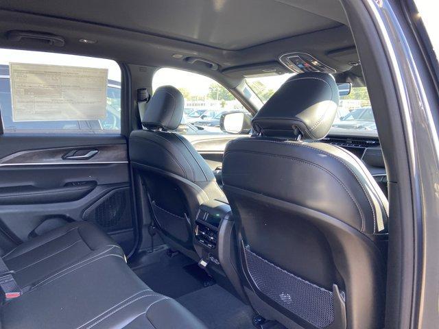 new 2025 Jeep Grand Cherokee car, priced at $45,760