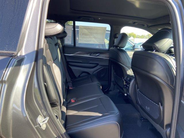 new 2025 Jeep Grand Cherokee car, priced at $45,760