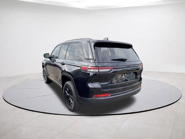 new 2025 Jeep Grand Cherokee car, priced at $41,676