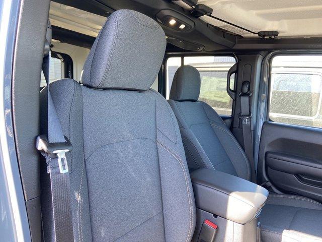 new 2025 Jeep Wrangler car, priced at $51,925