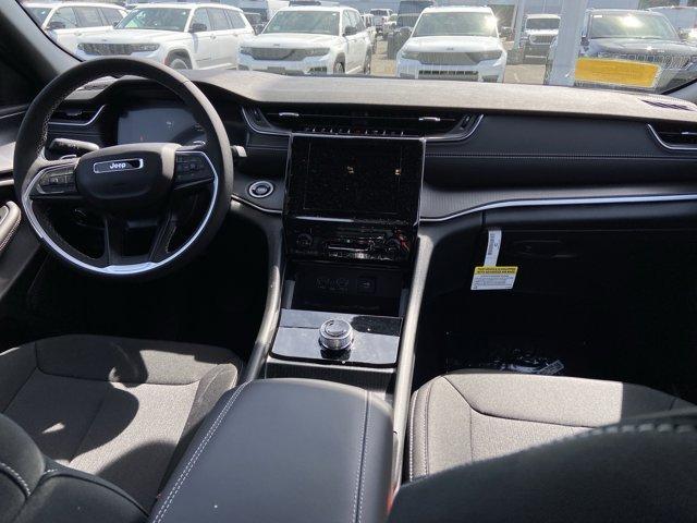 new 2025 Jeep Grand Cherokee car, priced at $42,175