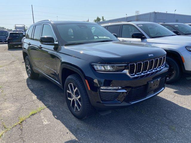 new 2025 Jeep Grand Cherokee car, priced at $41,670