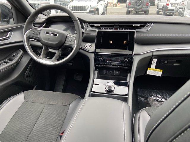 new 2025 Jeep Grand Cherokee car, priced at $41,933