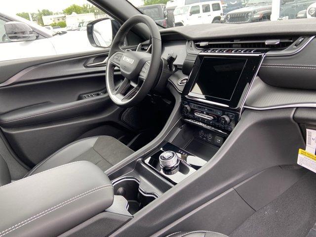 new 2025 Jeep Grand Cherokee car, priced at $41,933