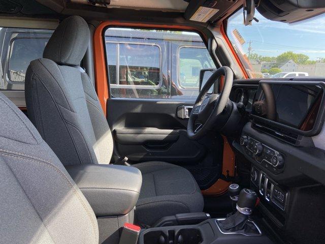 new 2025 Jeep Wrangler car, priced at $39,473