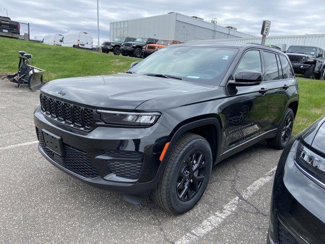 new 2025 Jeep Grand Cherokee car, priced at $42,793