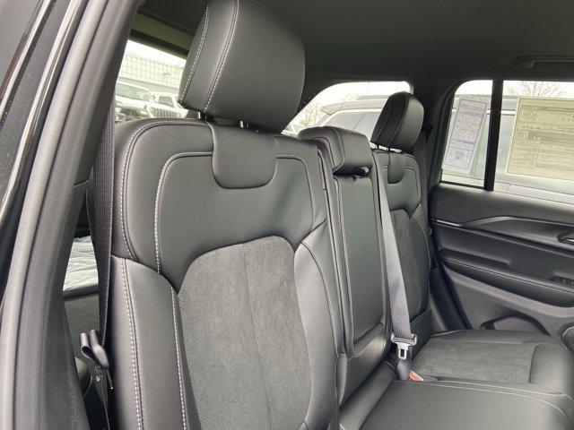 new 2025 Jeep Grand Cherokee car, priced at $42,793