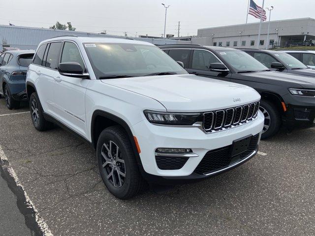 new 2025 Jeep Grand Cherokee car, priced at $46,177