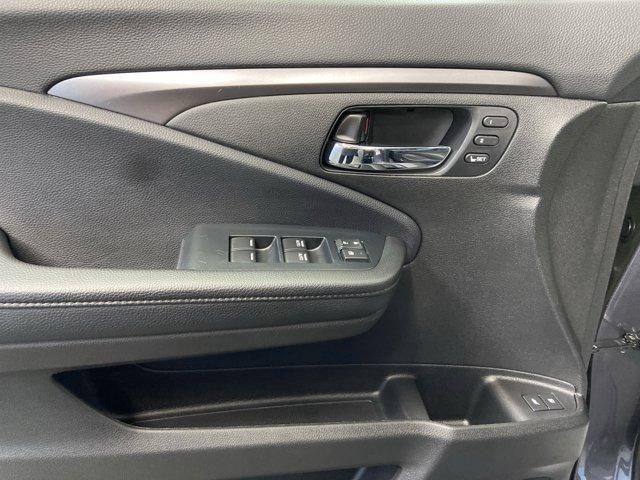 used 2022 Honda Pilot car, priced at $34,299