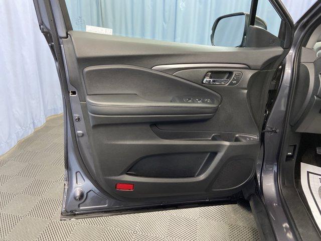 used 2022 Honda Pilot car, priced at $34,299