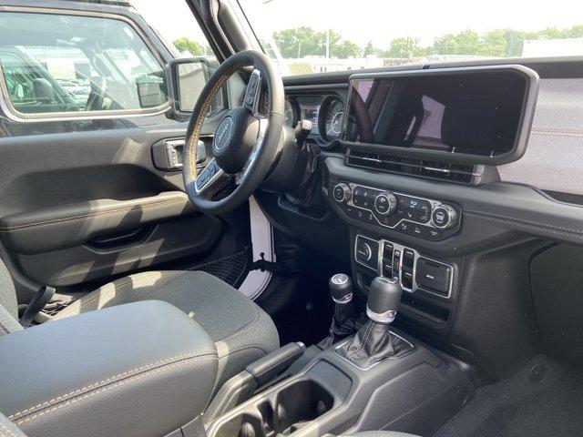new 2025 Jeep Wrangler car, priced at $46,379