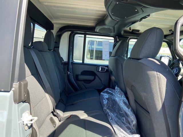 new 2025 Jeep Gladiator car, priced at $38,402