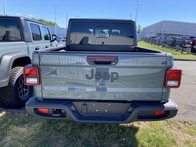 new 2025 Jeep Gladiator car, priced at $38,402