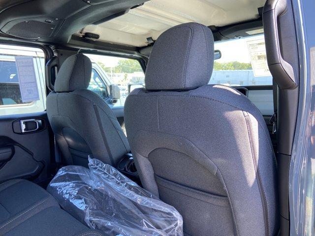 new 2025 Jeep Gladiator car, priced at $38,402