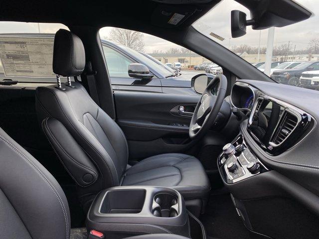 new 2026 Chrysler Pacifica car, priced at $46,906