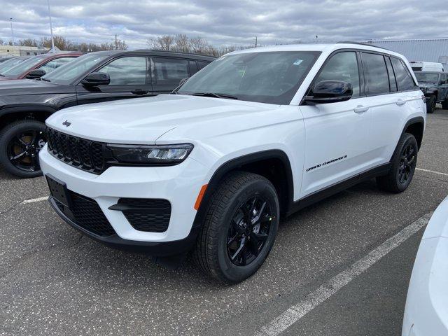 new 2025 Jeep Grand Cherokee car, priced at $42,712