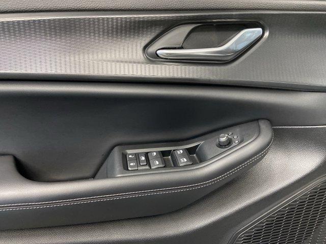used 2024 Jeep Grand Cherokee car, priced at $40,799