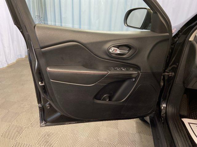used 2014 Jeep Cherokee car, priced at $9,499