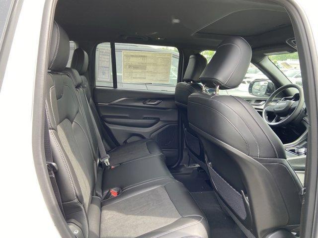 new 2025 Jeep Grand Cherokee car, priced at $41,293