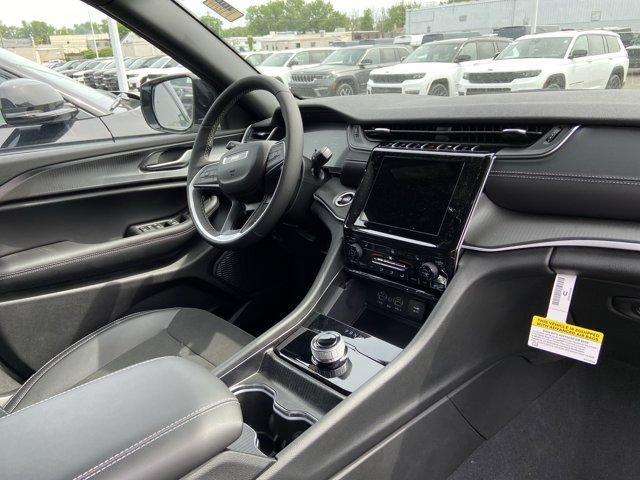 new 2025 Jeep Grand Cherokee car, priced at $41,293