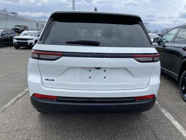 new 2025 Jeep Grand Cherokee car, priced at $40,993