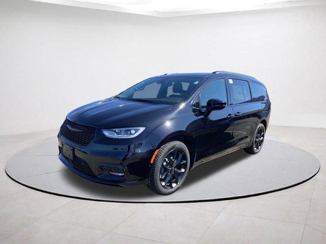 new 2026 Chrysler Pacifica car, priced at $57,506