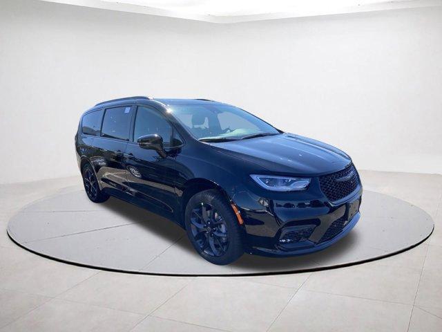 new 2026 Chrysler Pacifica car, priced at $57,506