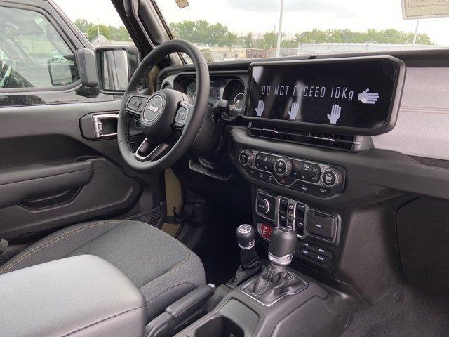 new 2025 Jeep Gladiator car, priced at $47,477