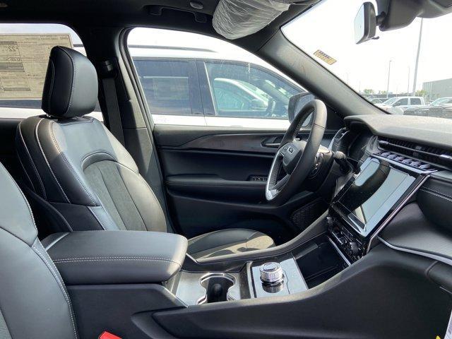 new 2025 Jeep Grand Cherokee car, priced at $41,577