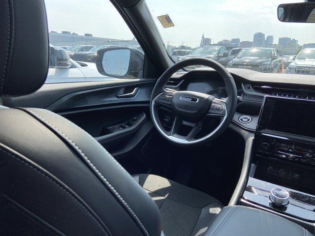 new 2025 Jeep Grand Cherokee car, priced at $41,577