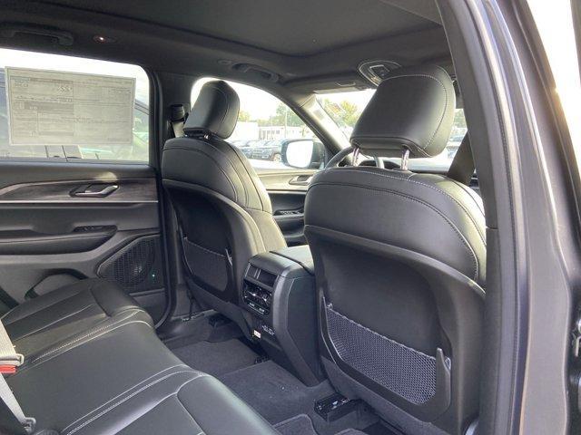 new 2025 Jeep Grand Cherokee car, priced at $47,543