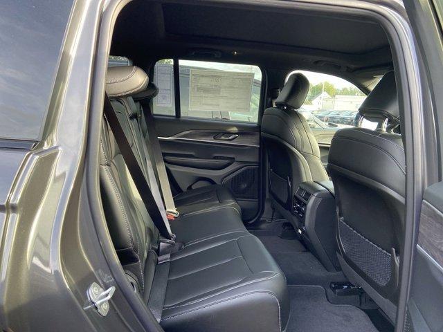 new 2025 Jeep Grand Cherokee car, priced at $47,543