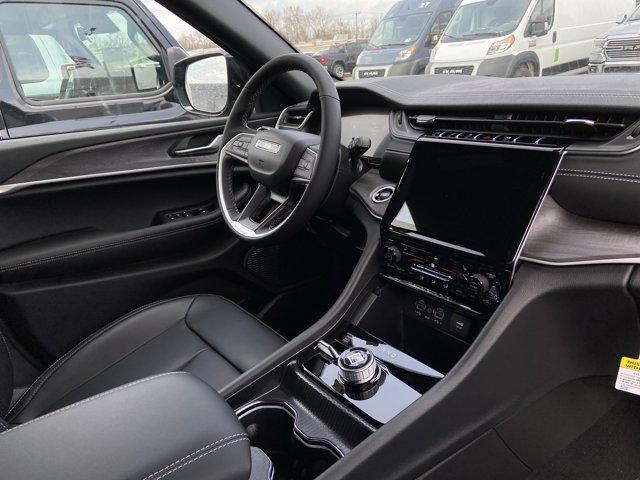 new 2025 Jeep Grand Cherokee car, priced at $47,613