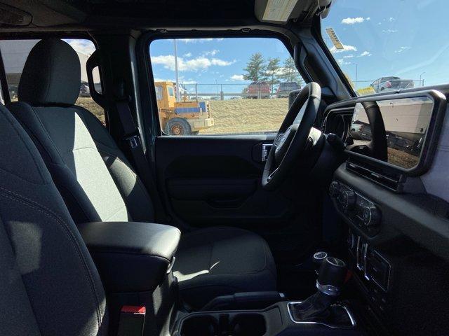 new 2025 Jeep Gladiator car, priced at $43,015