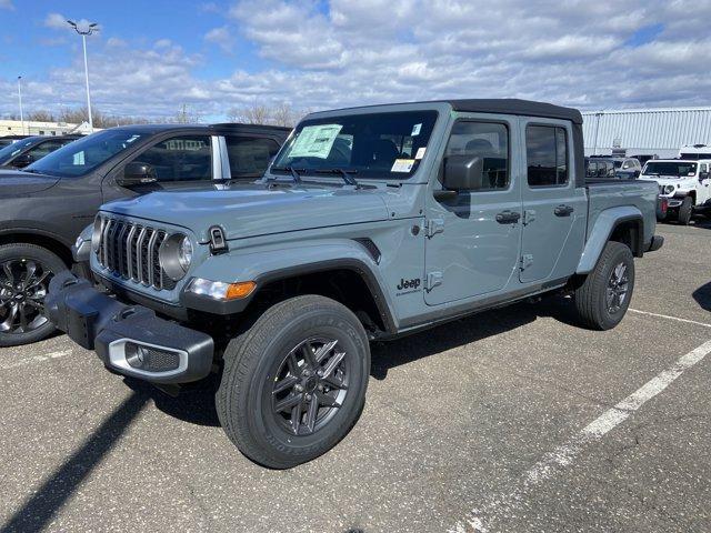 new 2025 Jeep Gladiator car, priced at $43,015