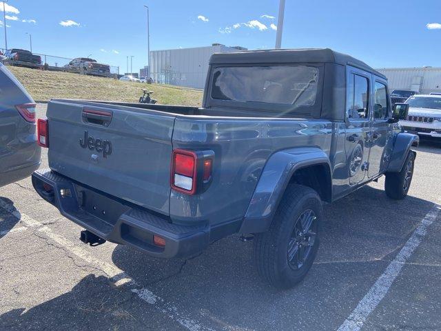 new 2025 Jeep Gladiator car, priced at $43,015