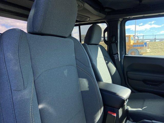 new 2025 Jeep Gladiator car, priced at $43,015