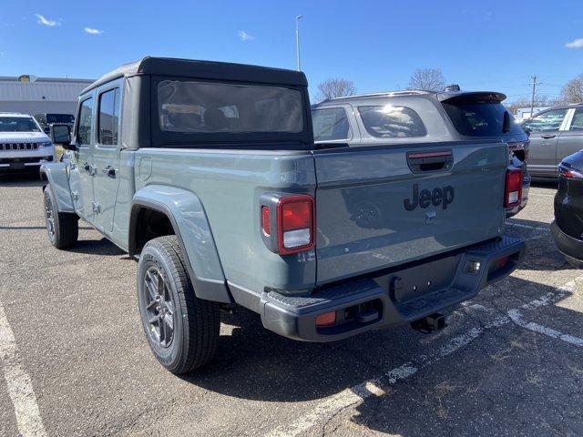 new 2025 Jeep Gladiator car, priced at $43,015